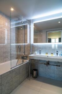 New Cottage & spa de nage Guesthouse的一间浴室