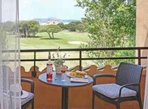 Балкон или терраса в La Costa Hotel Golf & Beach Resort