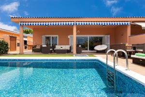 Maravillosa Villa de Lujo con Piscina Privada, Puerto de ...