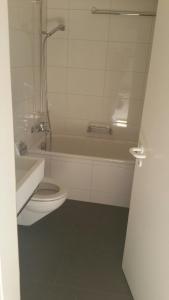 Koupelna v ubytování Executive suite in Zug Old Town Triplex
