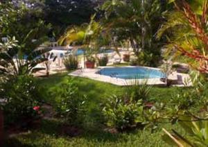 A piscina localizada em Pousada da Lua São Pedro ou nos arredores