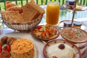 الطعام في المنتجعات أو بالجوار
