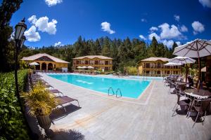 A piscina localizada em Haras Morena Resort ou nos arredores