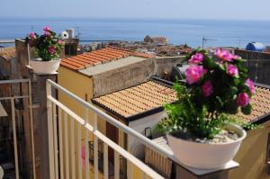 A general sea view or a sea view taken from Az apartmant