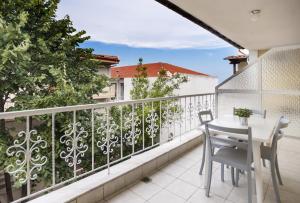 Balkón nebo terasa v ubytování Afkos Apartments