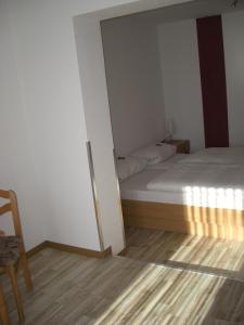 Postel nebo postele na pokoji v ubytování Gasthof Rhönperle