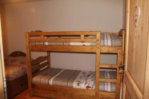 At Home tesisinde bir ranza yatağı veya ranza yatakları