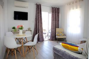 TV a/nebo společenská místnost v ubytování Iris Vistas Benalmadena