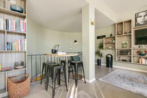 Kuchyň nebo kuchyňský kout v ubytování First Hotel Brommaplan