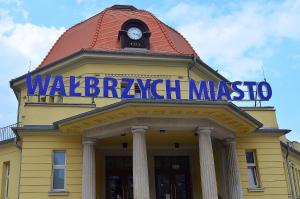 Fotografia z galérie ubytovania ART mieszkanie blisko dworca PKP Walbrzych Miasto v destinácii Wałbrzych