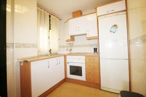 Kuchyňa alebo kuchynka v ubytovaní Apartment Cala de Nerja SpainSunRentals 1083