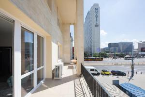 Το κτήριο όπου στεγάζεται  το διαμέρισμα