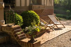 New Cottage & spa de nage Guesthouse外面的花园