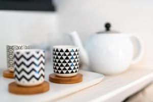 New Cottage & spa de nage Guesthouse的咖啡和沏茶工具
