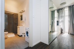 Kúpeľňa v ubytovaní ShortStayPoland Noakowskiego (B30)