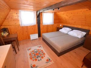 Ein Bett oder Betten in einem Zimmer der Unterkunft Holiday Home in Jiretín near Ski Lift