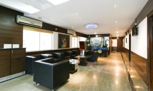 Χώρος καθιστικού στο Laavish 7 Hotel