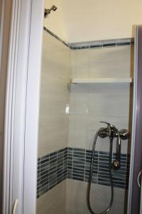 A bathroom at Monolocale Bianca