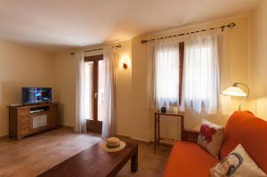 TV a/nebo společenská místnost v ubytování Lets Holidays apartment Tarull