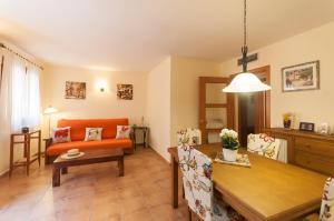 Posezení v ubytování Lets Holidays apartment Tarull