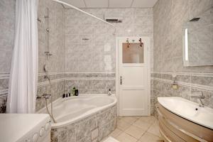 Ένα μπάνιο στο The Beachfront Dubrovnik Old Town +69 φωτογραφίες