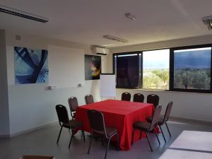 Uma televisão e/ou sistema de entretenimento em Best Western Hotel Class Lamezia