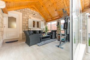 Ein Sitzbereich in der Unterkunft Tranquility and Nature in 4 Bedroom with Sea View