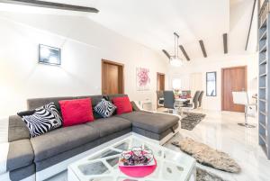 Ein Sitzbereich in der Unterkunft Tranquility and Nature in 4 Bedroom with Sea View