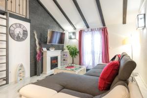 TV/Unterhaltungsangebot in der Unterkunft Tranquility and Nature in 4 Bedroom with Sea View