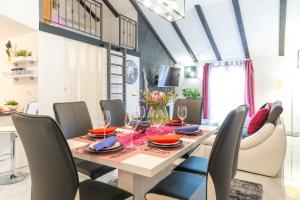 Ein Sitzbereich in der Unterkunft Tranquility and Nature in 4 Bedroom with Sea View