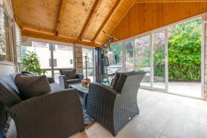 Ein Sitzbereich in der Unterkunft Tranquility and Nature in 4 Bedroom with Sea View