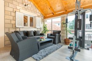 Ein Sitzbereich in der Unterkunft Tranquility and Nature in 4 Bedroom with Sea View
