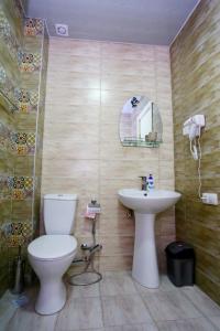 Koupelna v ubytování Hotel City Kutaisi + 23 fotografií