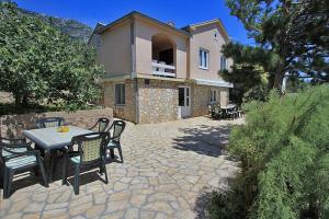 Foto dalla galleria di Beachfront House Ivana with Pool a Cesarica