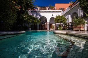 Piscina di Palais Dar Donab o nelle vicinanze