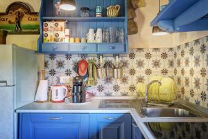 A kitchen or kitchenette at Tuscan Roots
