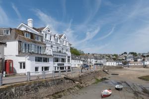 Gallery image of Ship and Castle Hotel in Saint Mawes