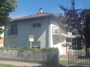 Budova, v ktorej sa apartmán nachádza