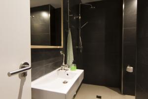 Koupelna v ubytování Apartamentos Málaga Picasso