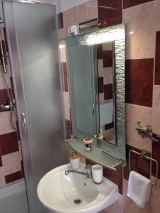 Koupelna v ubytování Apartmani Tatić Štinjan