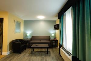 Hawthorn Extended Stay by Wyndham Saint Robert的休息区