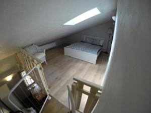 Postel nebo postele na pokoji v ubytování U Dr. Fausta