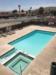 Piscina di Claridge Inn - St. George o nelle vicinanze