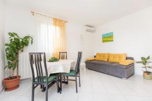 Posedenie v ubytovaní Apartments Cekada