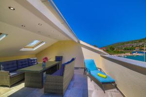 Bazén v ubytování Kuća za odmor Đeni nebo v jeho okolí