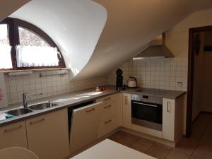 Galeriebild der Unterkunft Rennbahn - Life Iffezheim; Wohnen mit Rennbahnblick in Iffezheim + 10 Fotos