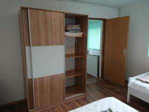 Postel nebo postele na pokoji v ubytování Apartman Sara vl. Franjo Klasić