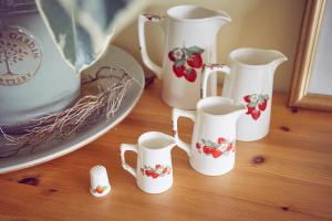 Coffee and tea-making facilities at Strawberry Cottage B&B 