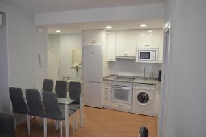 Kuchyň nebo kuchyňský kout v ubytování Apartamento Camino Laurel en Travesía Laurel Nº 6