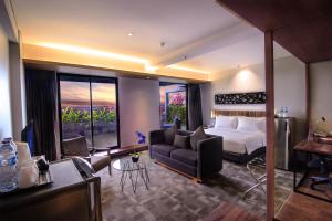 BATIQA Hotel Jababeka Cikarangにあるシーティングエリア
